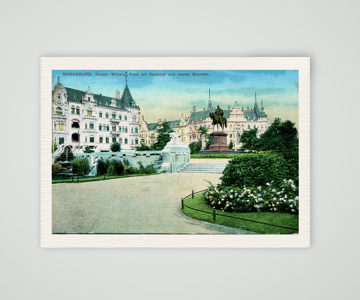 Magdeburg, Kaiser-Wilhelm-Platz mit Denkmal und Brunnen – Ansichtskarte, Kunstdruck auf Leinenpapier