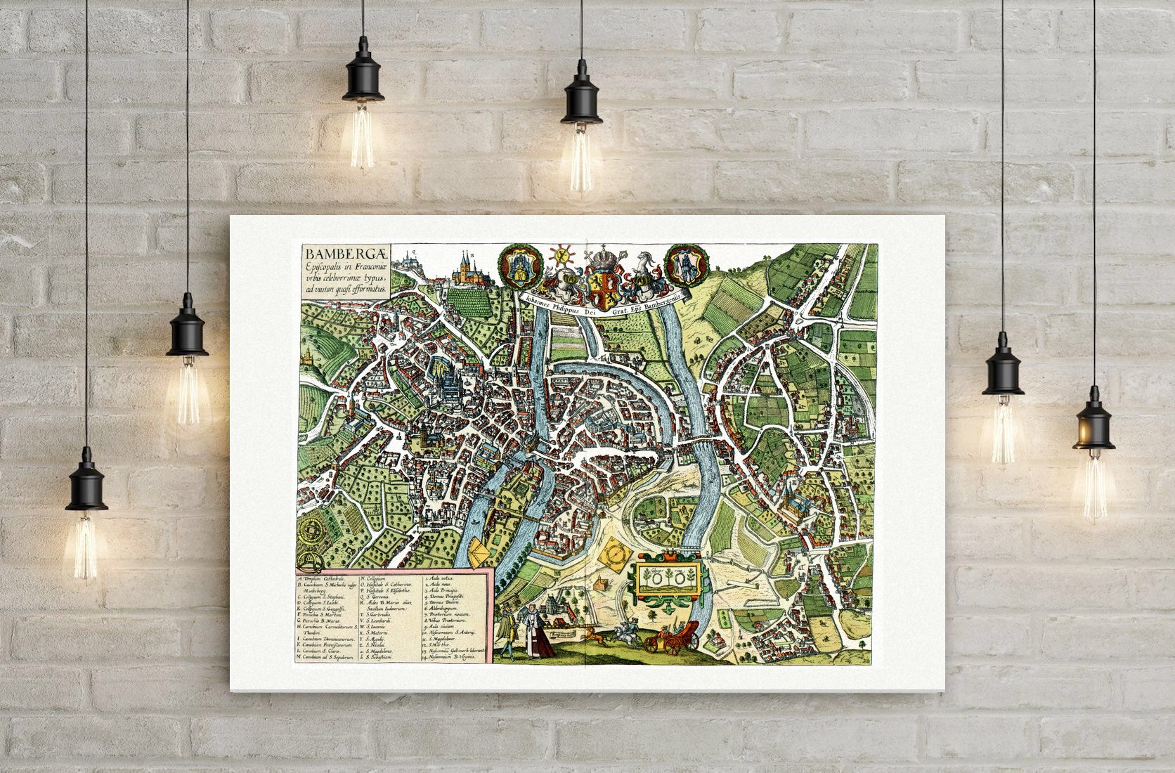 Bamberg, kolorierter Vogelschauplan mit Regnitz, Dom und Wappen, Braun und Hogenberg, Civitates orbis terrarum, Leinwanddruck auf Holzkeilrahmen an der Wand